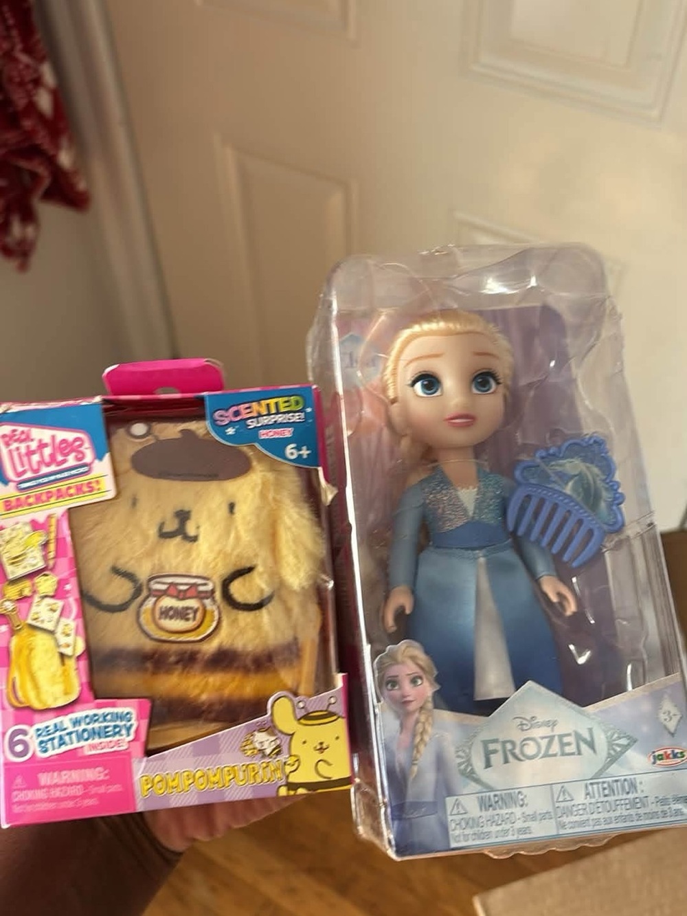 Disney Elsa Mini Doll in Light Blue and Silver Outfit with Purple Comb